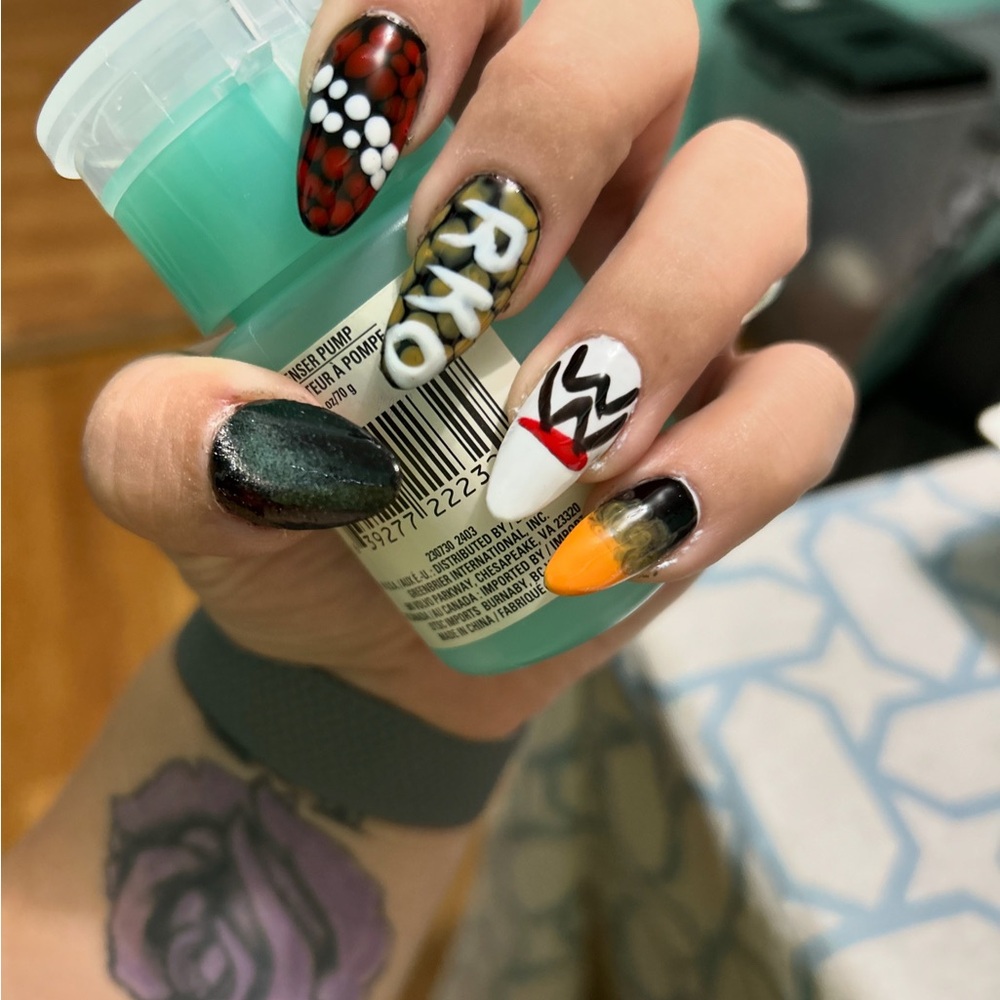Custom press ons - Picture 2 of 16